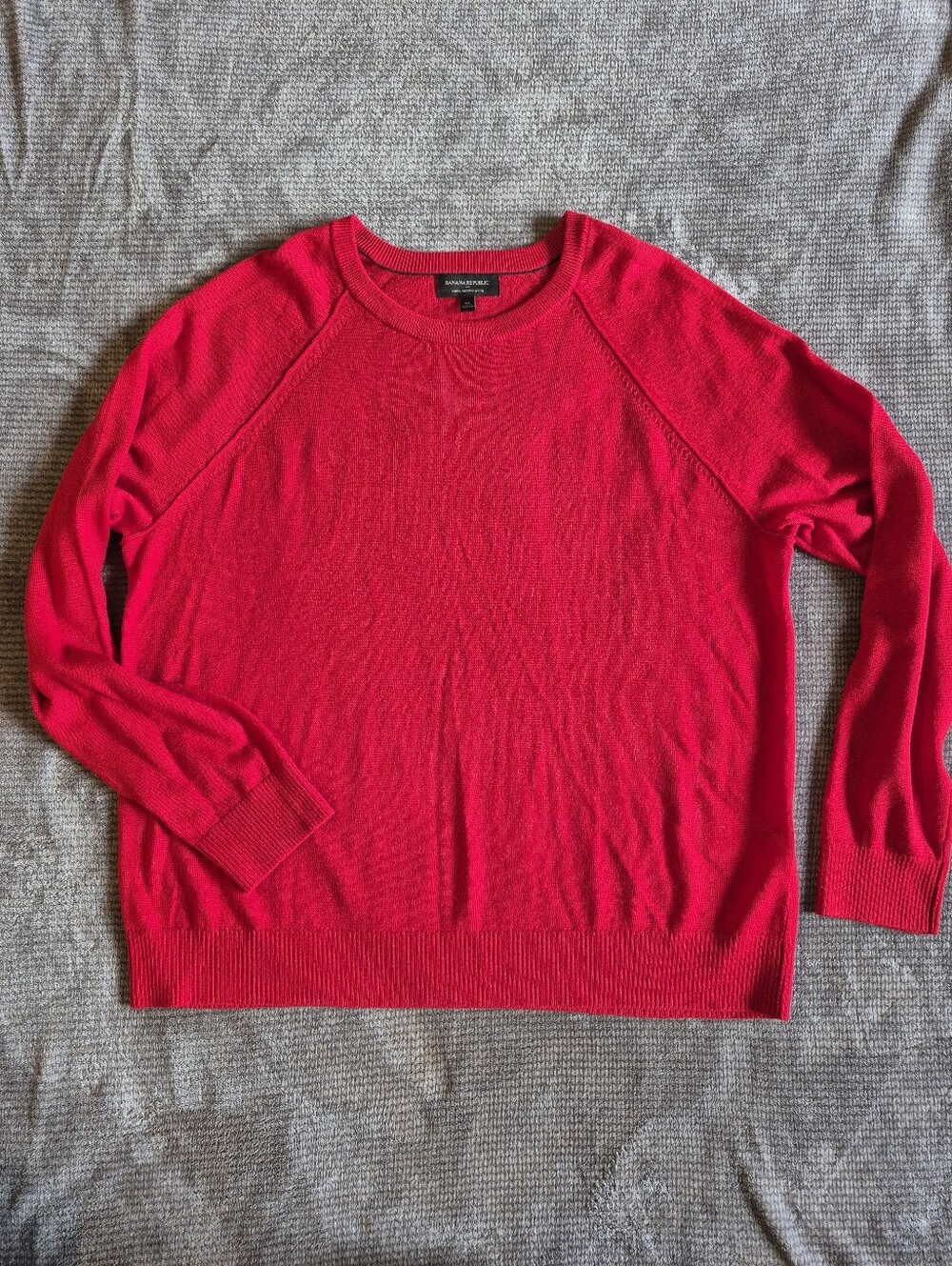 Banana Republic 100% Merino Wool Men's Extra Large Holiday Red Classic Layer